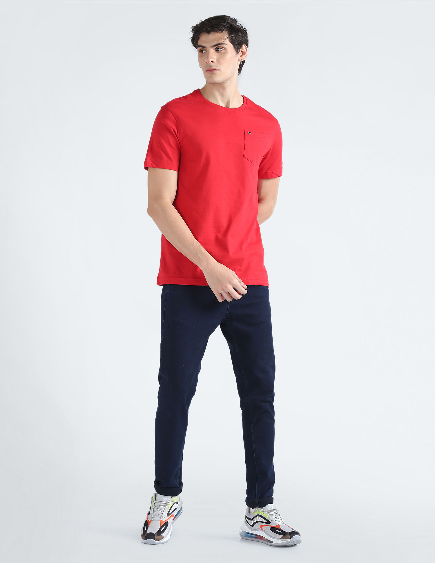 Tommy Hilfiger Solid Cotton Nantucket Chest Pocket T-Shirt