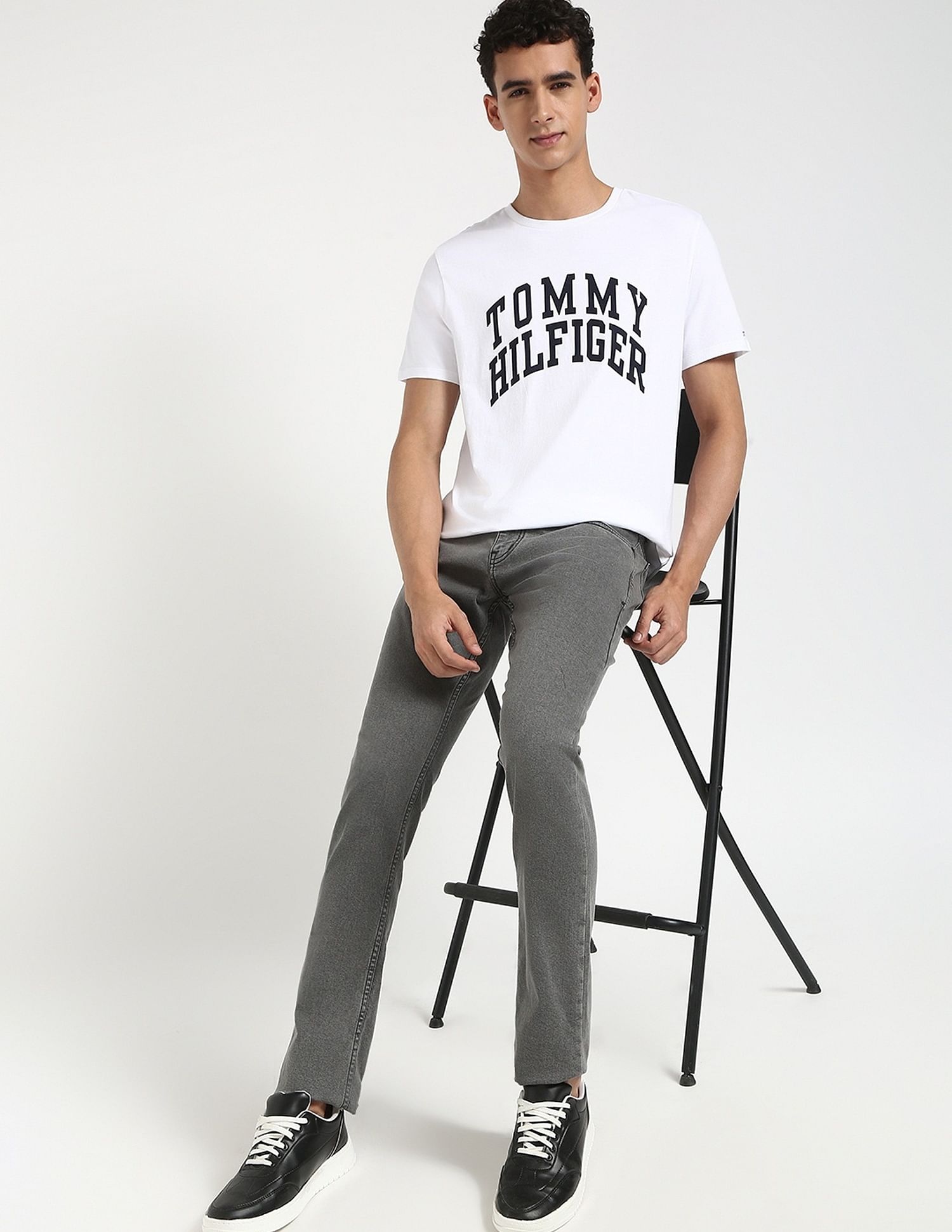 Tommy Hilfiger Logo Regular-Fit Cotton T-Shirt