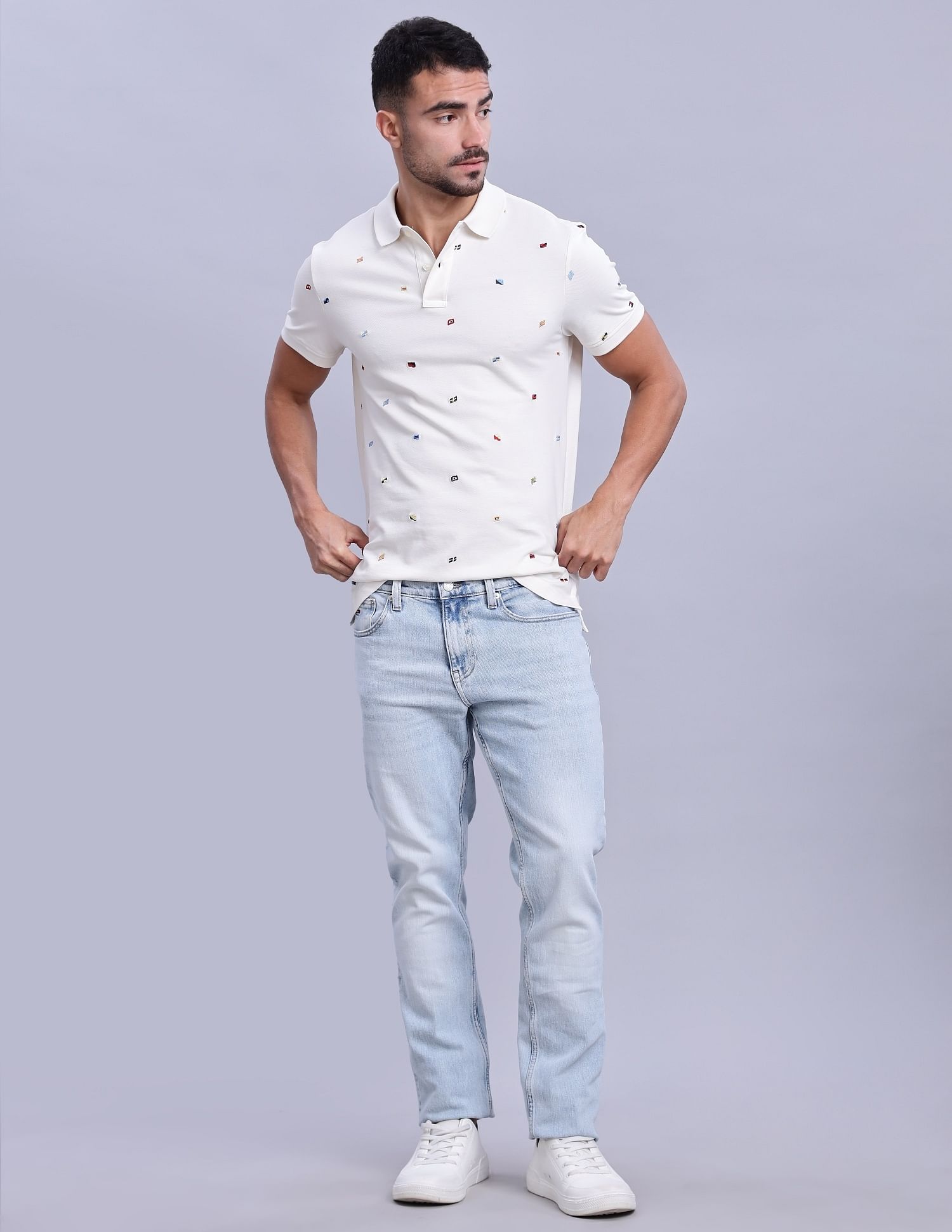 Tommy Hilfiger Light-Wash Slim-Fit Mid Rise Jeans