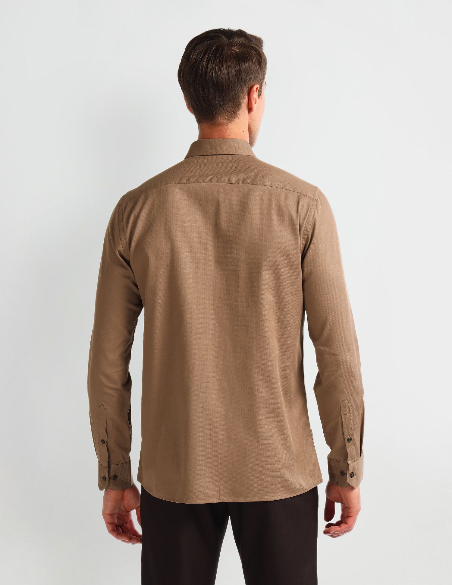 Arrow Cutaway Collar Slim Fit Shirt