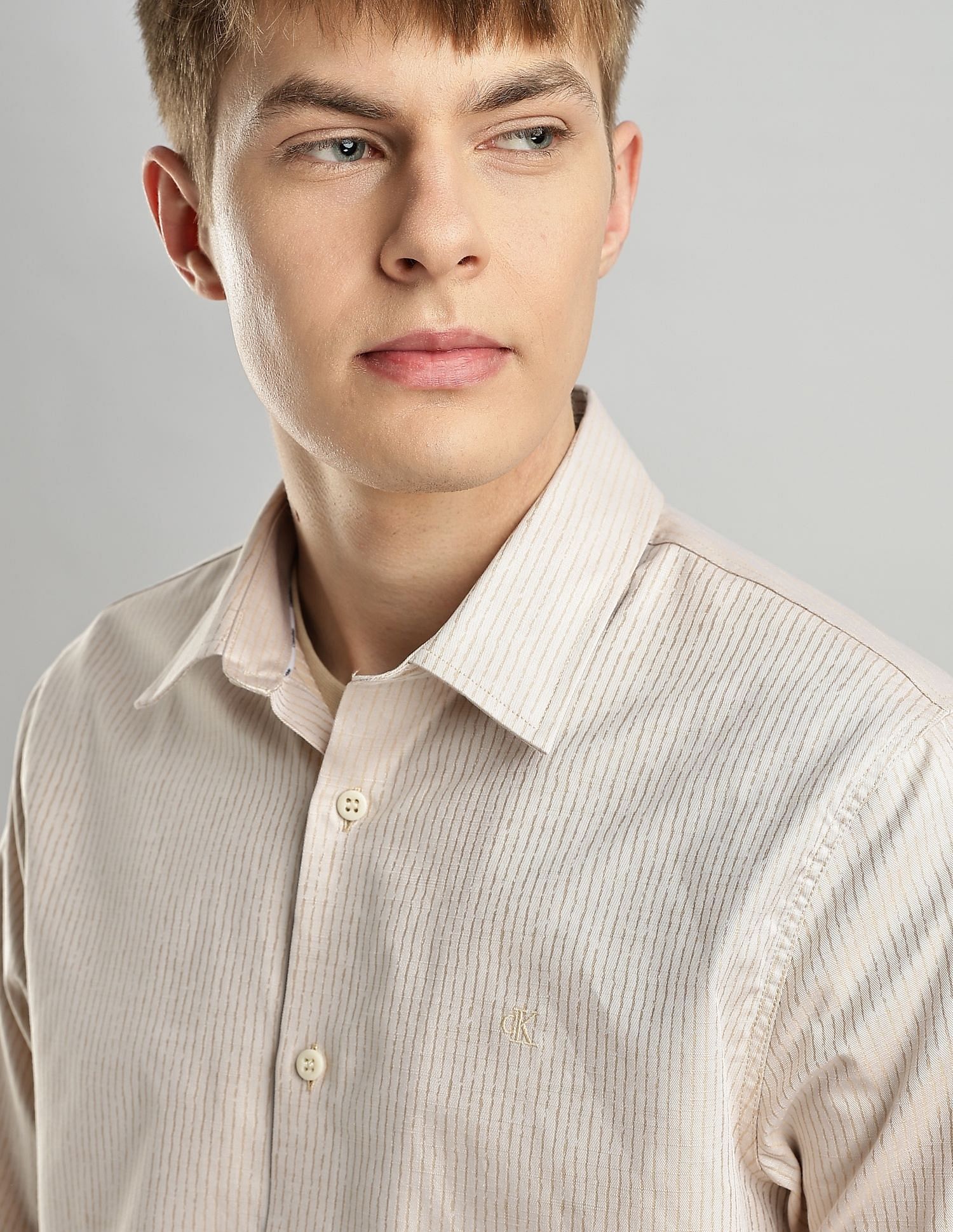 Calvin Klein Jeans Solid Slim Fit Plain Woven Shirt