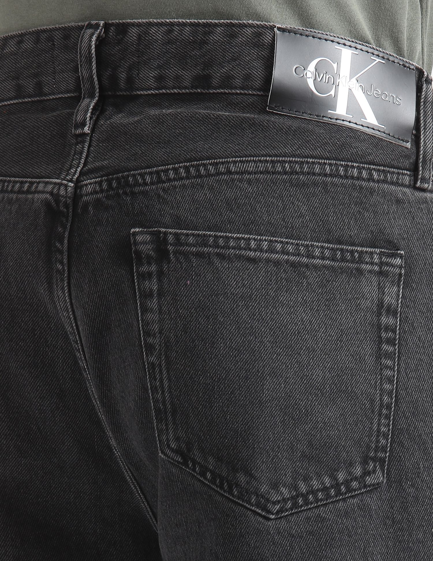 Buy Calvin Klein Jeans Mid Rise 90s Loose Fit Jeans - NNNOW.com