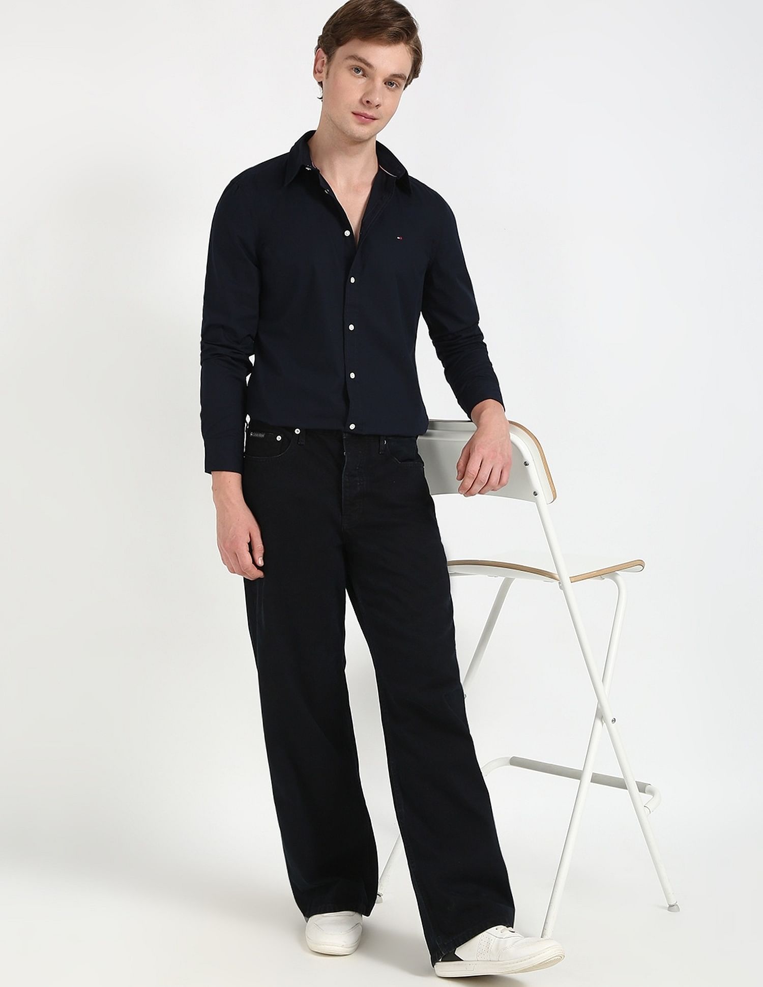Tommy Hilfiger Solid Slim-Fit Poplin Woven Shirt