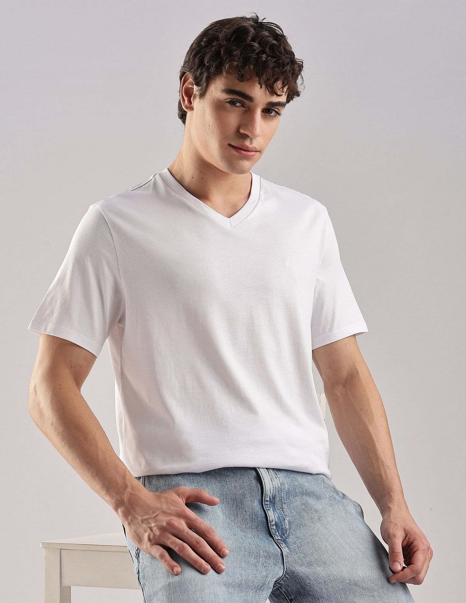 Calvin Klein Jeans Regular-Fit Solid Cotton T-Shirt