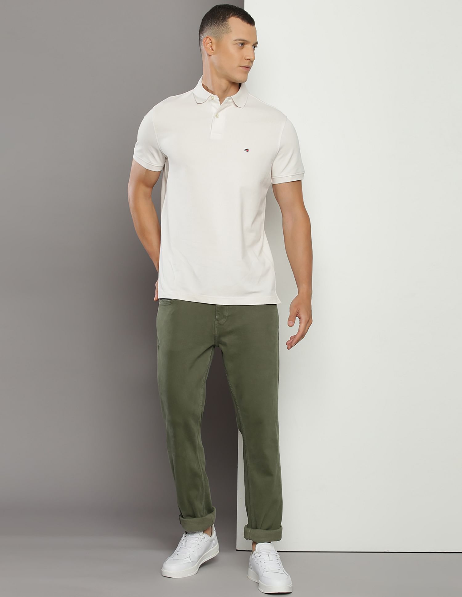 Tommy Hilfiger Mid Rise Ryan Straight Fit Jeans