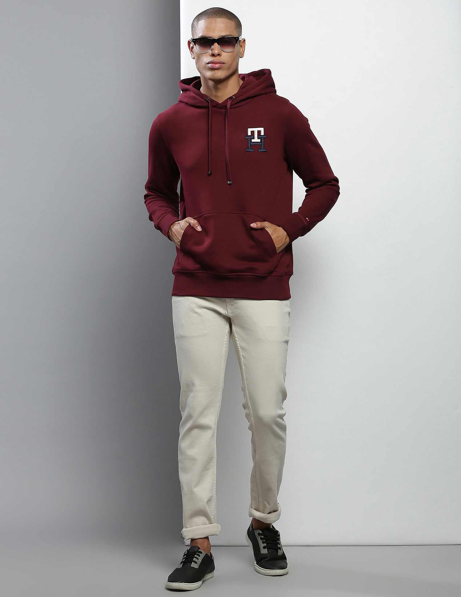 Tommy hilfiger sweatshirt store burgundy