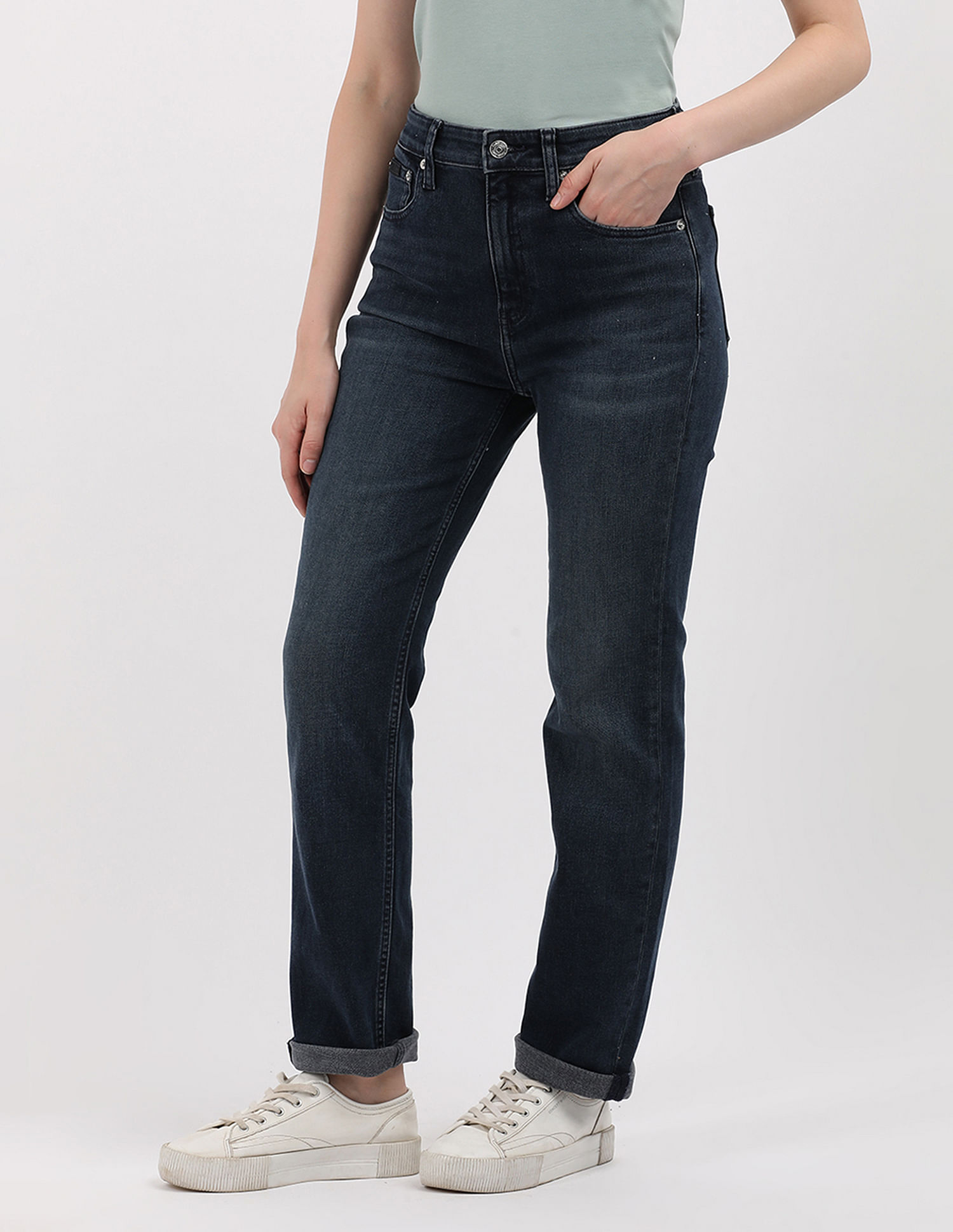 Calvin Klein Jeans Mid Rise Slim Straight Fit Jeans
