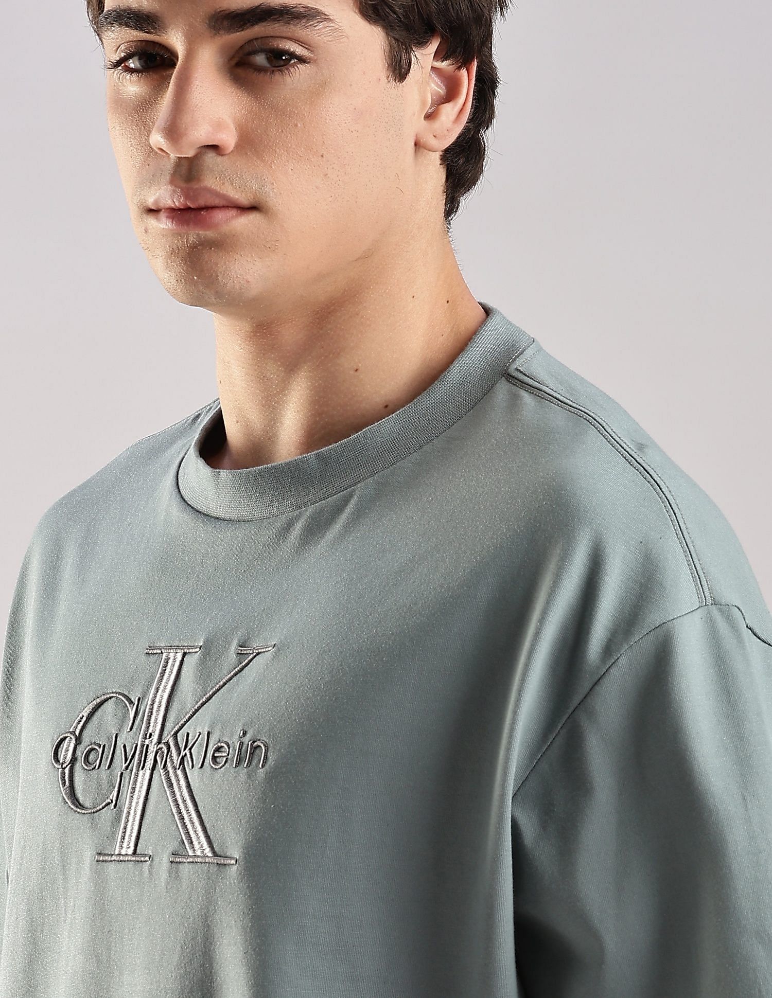 Calvin Klein Jeans Relaxed-Fit Logo Cotton T-Shirt