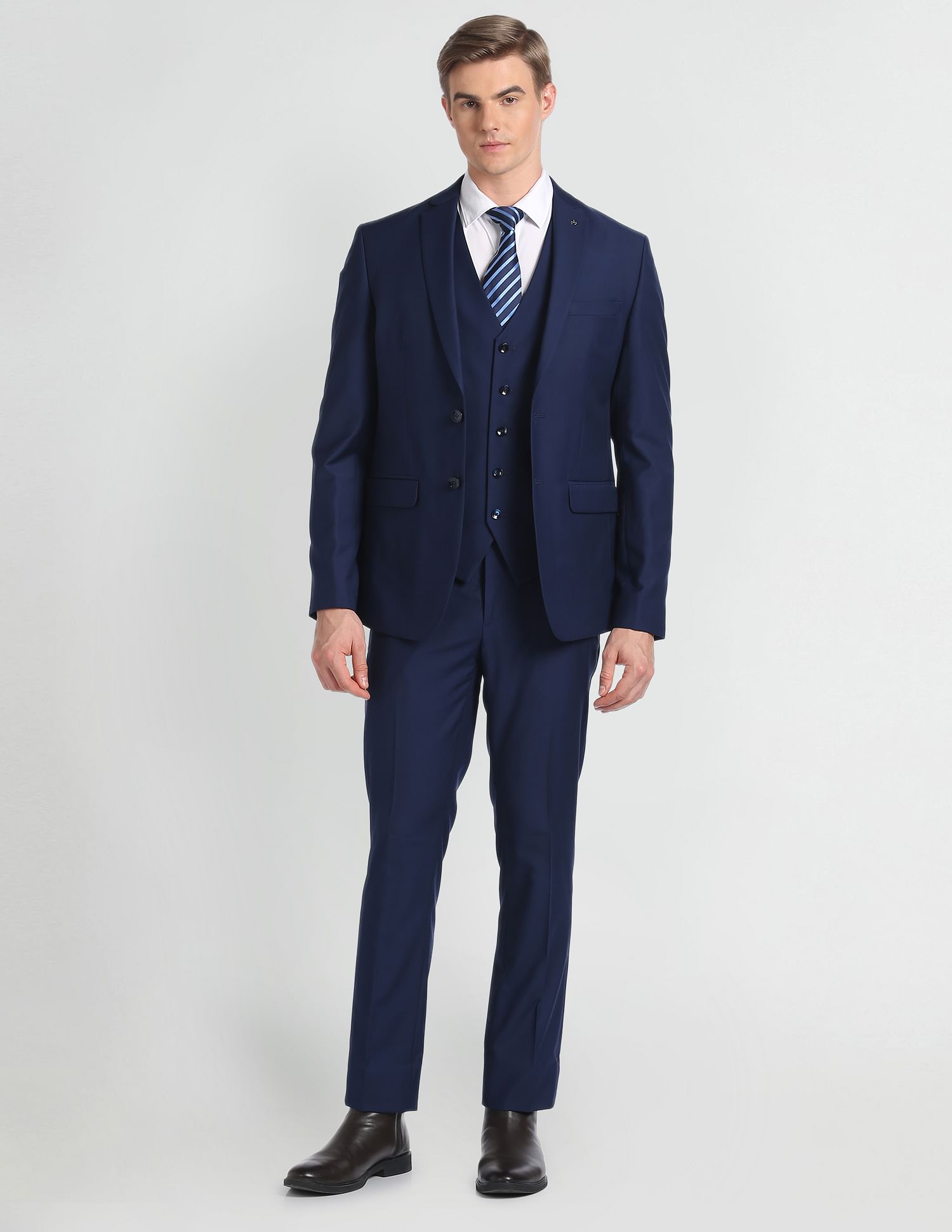 Arrow Tailored Fit Single Breasted Three Piece Suit