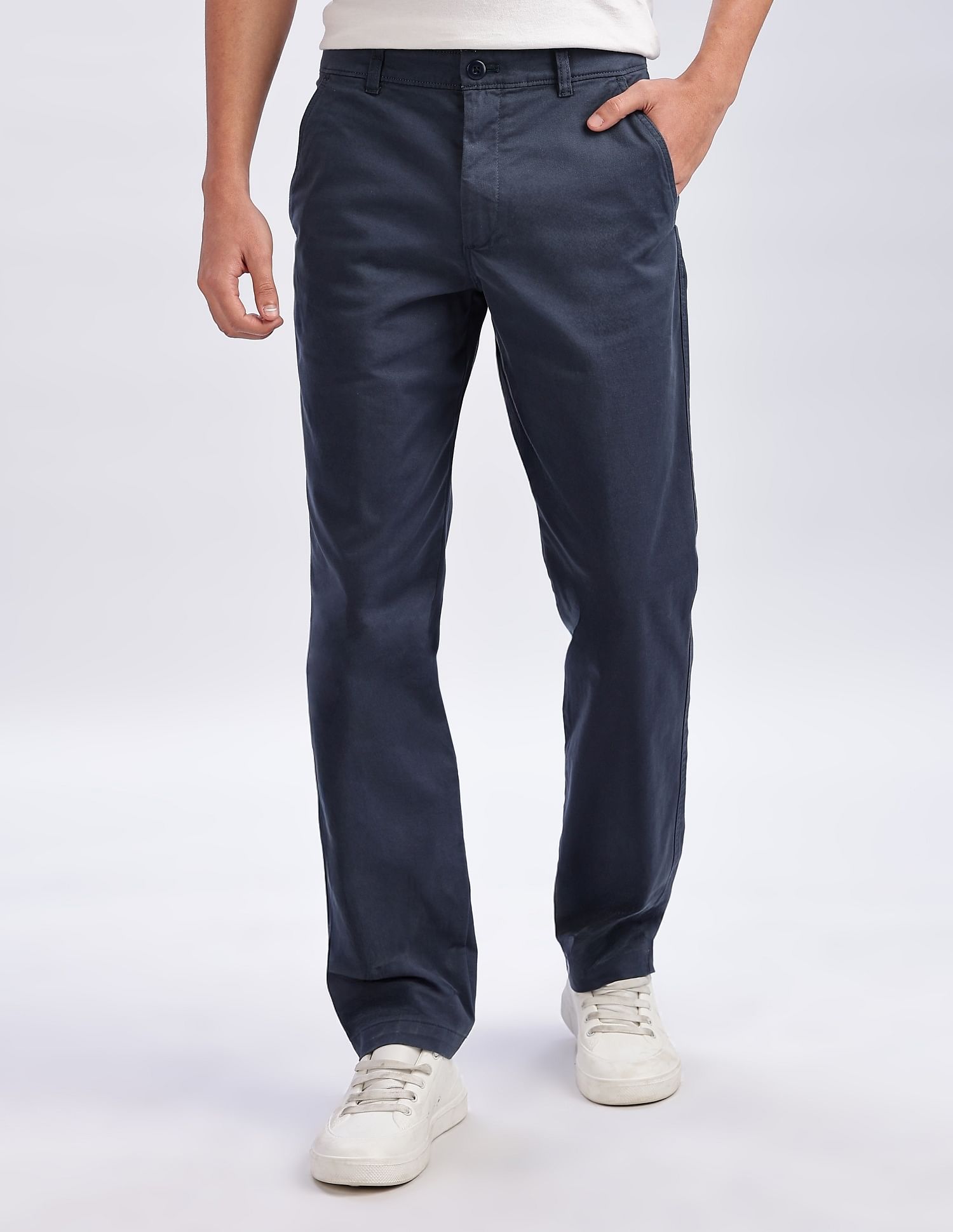 Calvin Klein Jeans Relaxed-Fit Solid Mid Rise Trousers