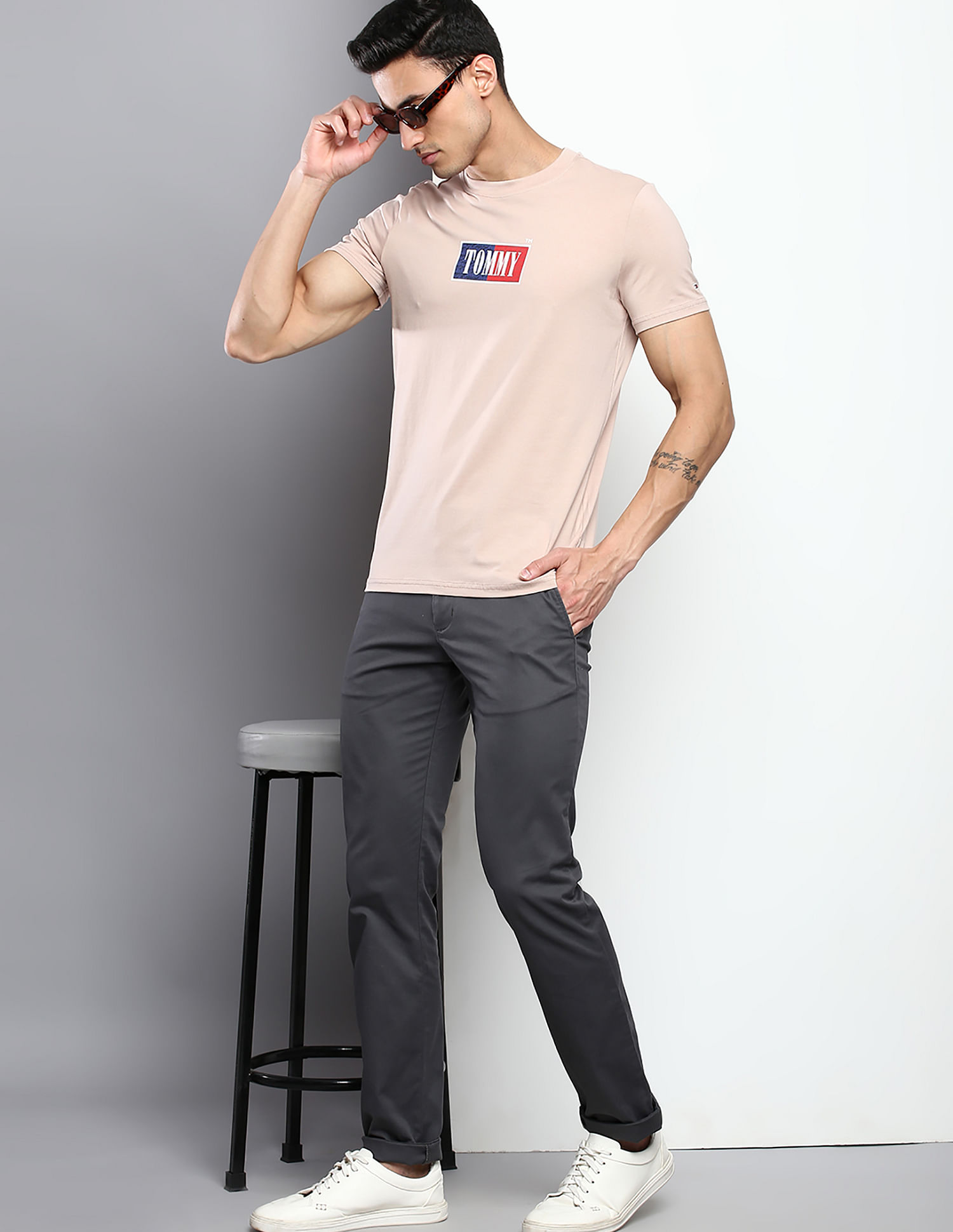 Tommy Hilfiger Timeless Textured Logo Slim Fit T-Shirt