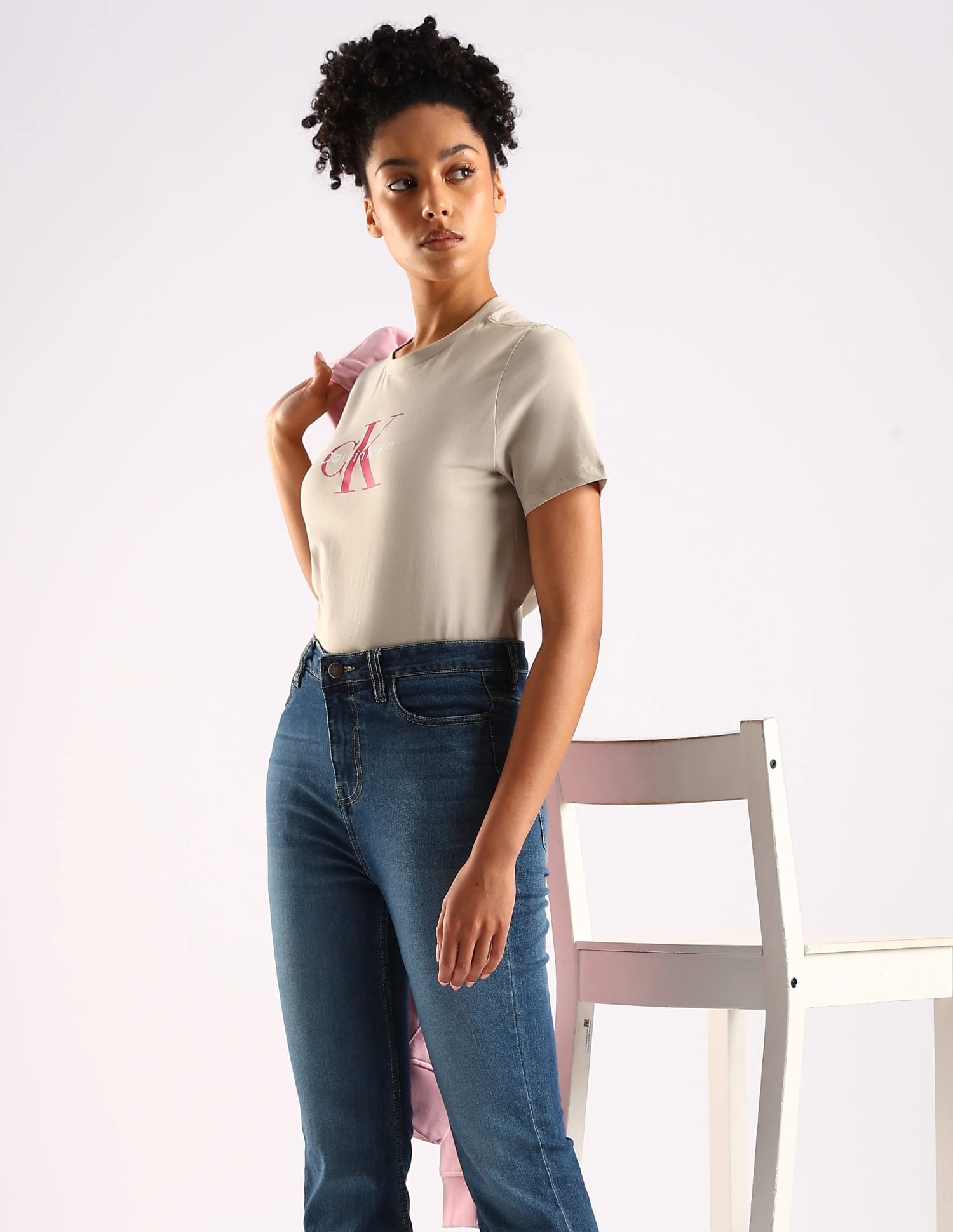 Buy Calvin Klein Jeans Logo Regular Fit Cotton T-Shirt - NNNOW.com