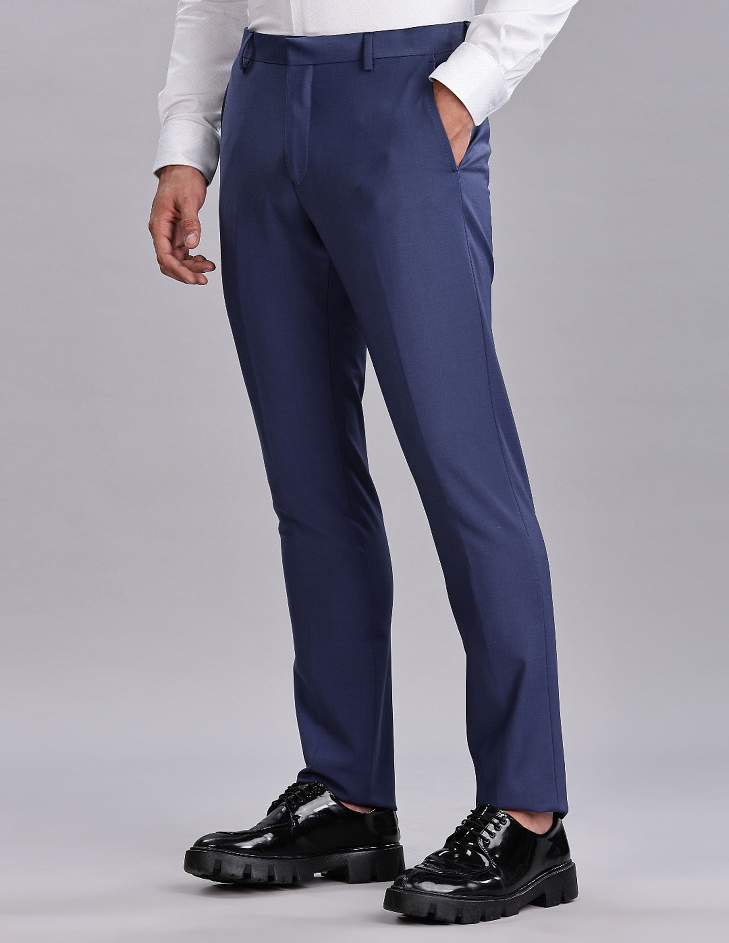 Tommy Hilfiger Regular-Fit Solid Mid Rise Trousers