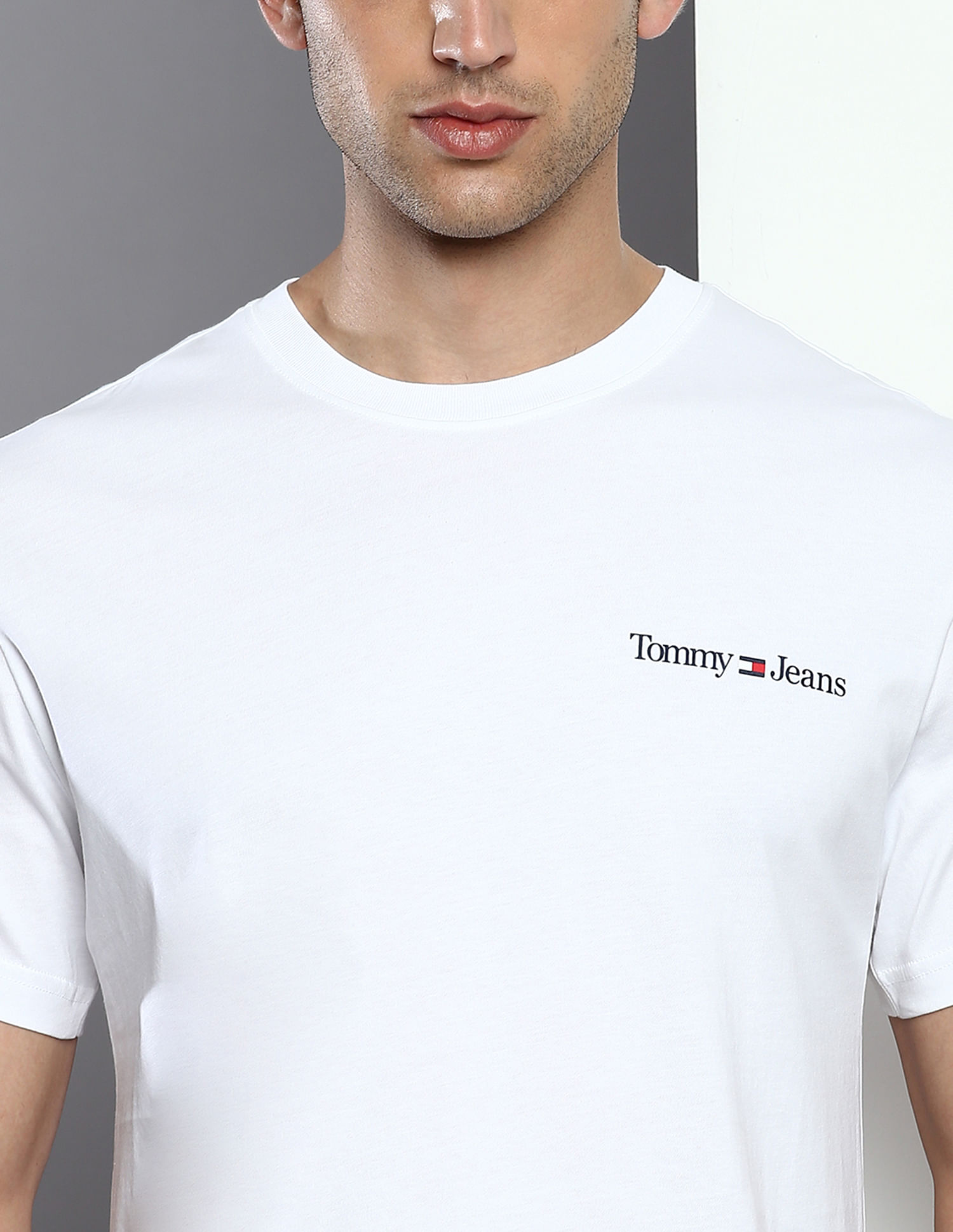 Tommy Hilfiger Transitional Organic Cotton Linear Logo T-Shirt
