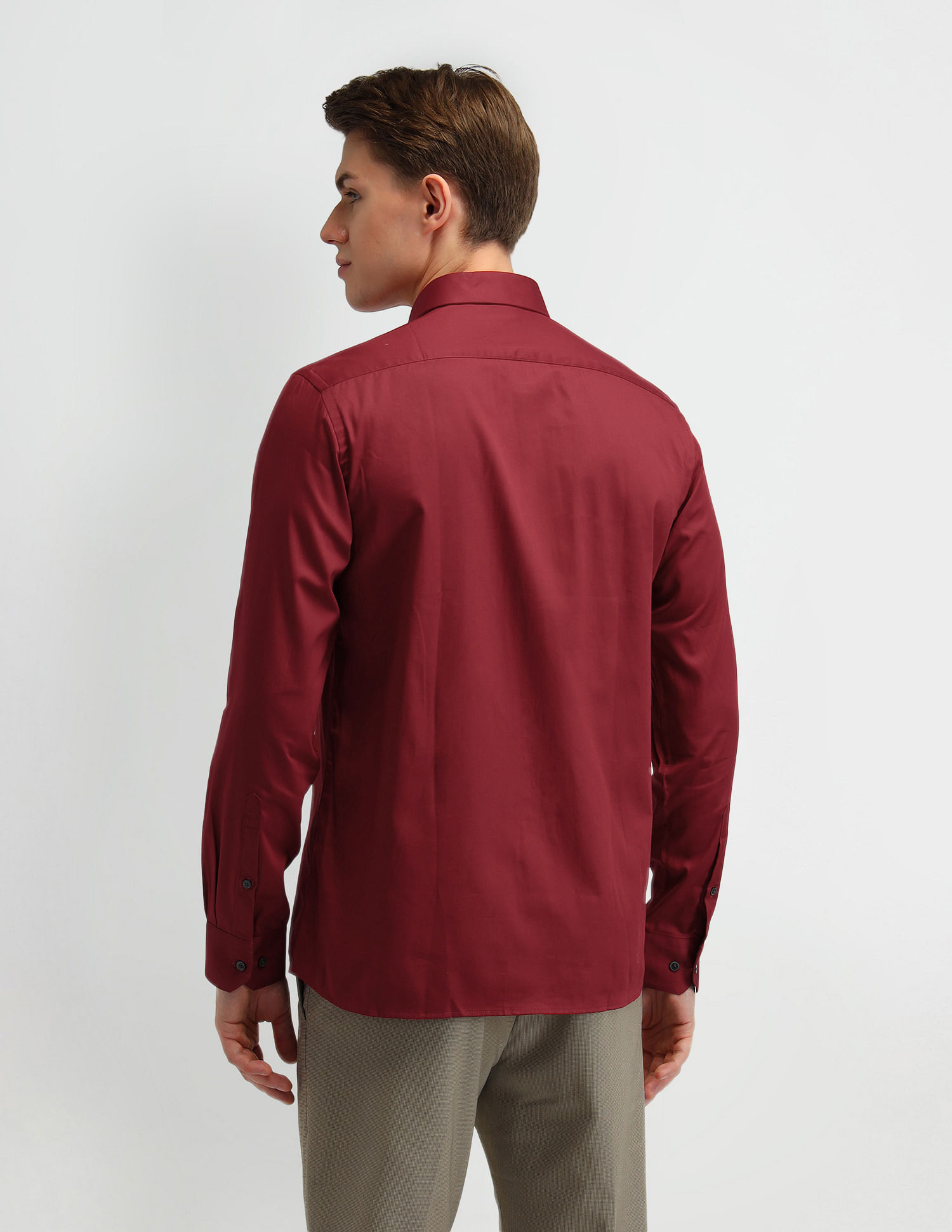 Arrow Solid Manhattan Slim Fit Shirt