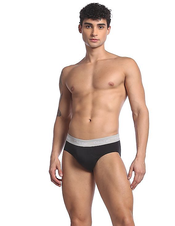 Buy Calvin Klein Underwear Men White Elasticized Waistband Solid Hip Briefs  - NNNOW.com