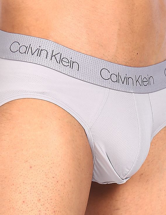 Calvin Klein Underwear Men Grey Mid Rise Solid Hip Briefs