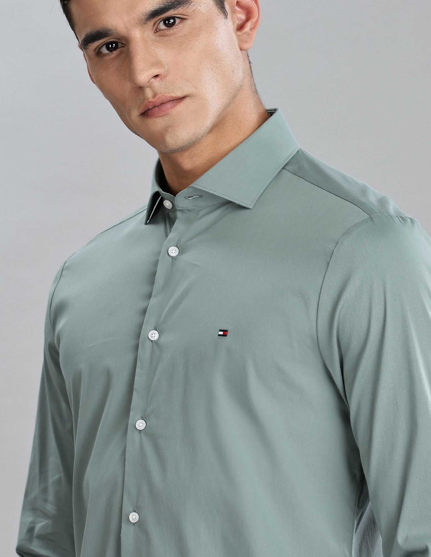 Tommy Hilfiger Solid Slim Fit Plain Woven Shirt