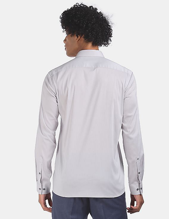 Arrow Newyork Spread Collar Slim Fit Solid Shirt
