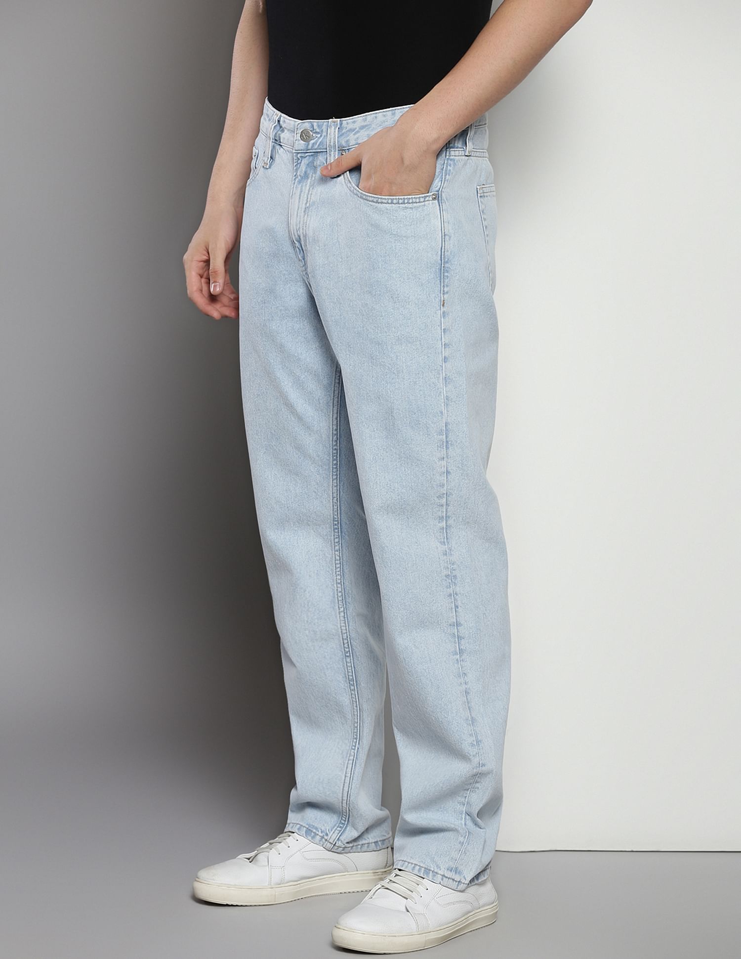 Calvin Klein Jeans 90s Straight Fit Rinsed Jeans