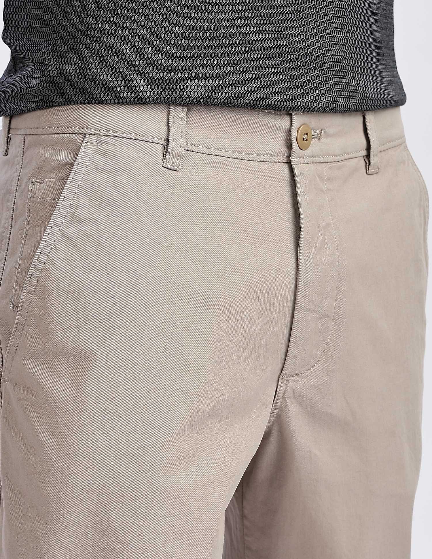 Calvin Klein Jeans Relaxed-Fit Solid Mid Rise Trousers