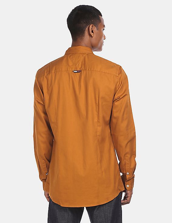 Tommy Hilfiger Men Mustard Slim Fit Solid Casual Shirt