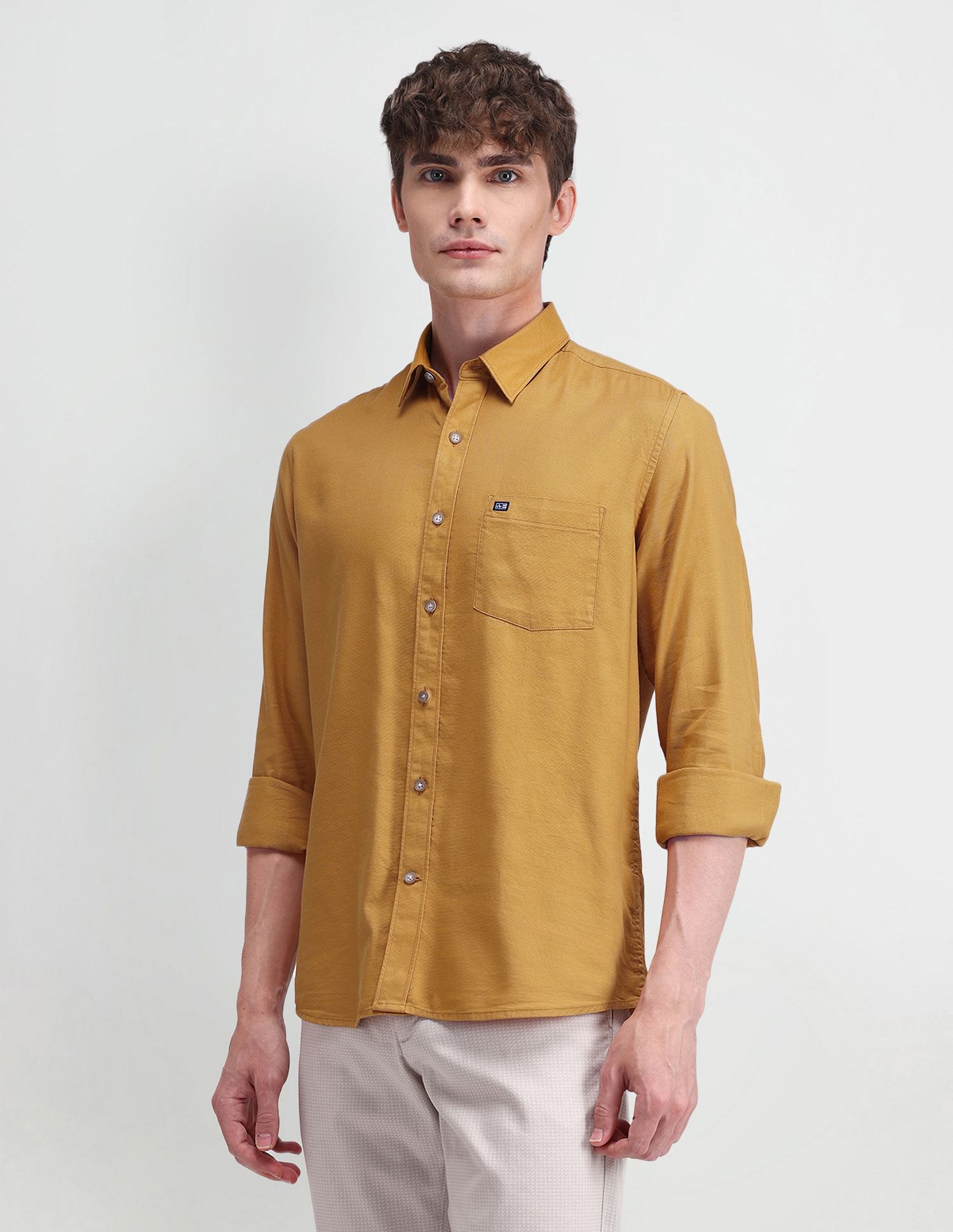 Arrow Sport Manhattan Slim Solid Shirt