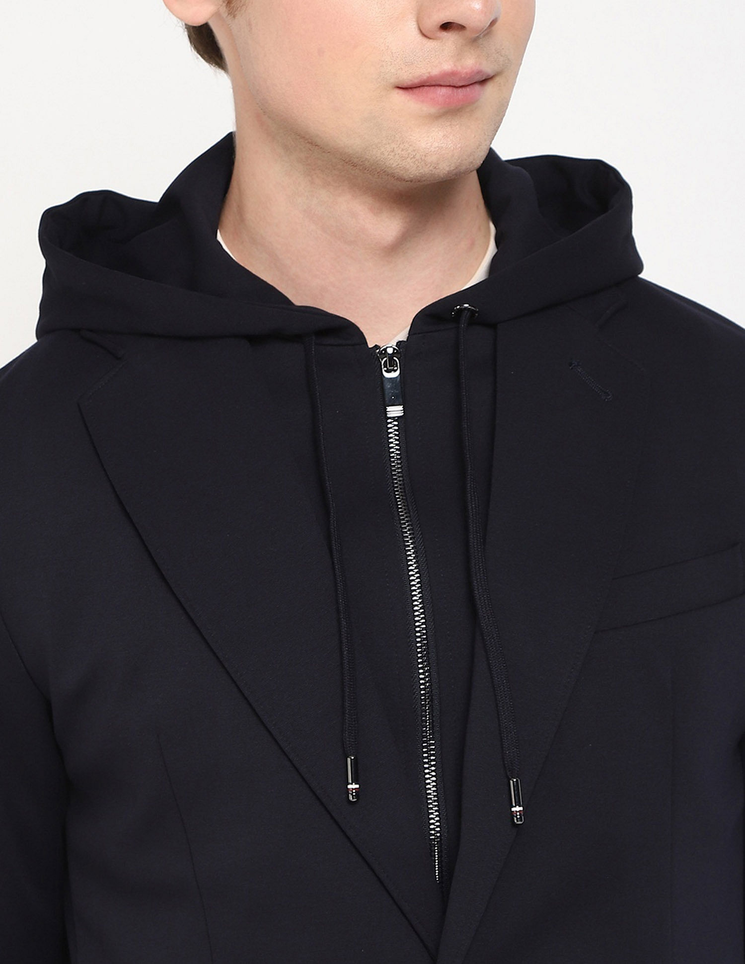 Tommy Hilfiger Solid Regular-Fit Viscose Single Breasted Blazer