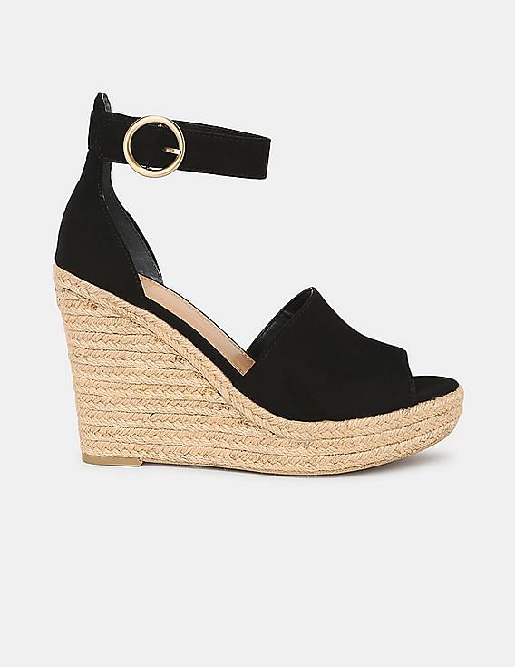 Guess best sale black wedges