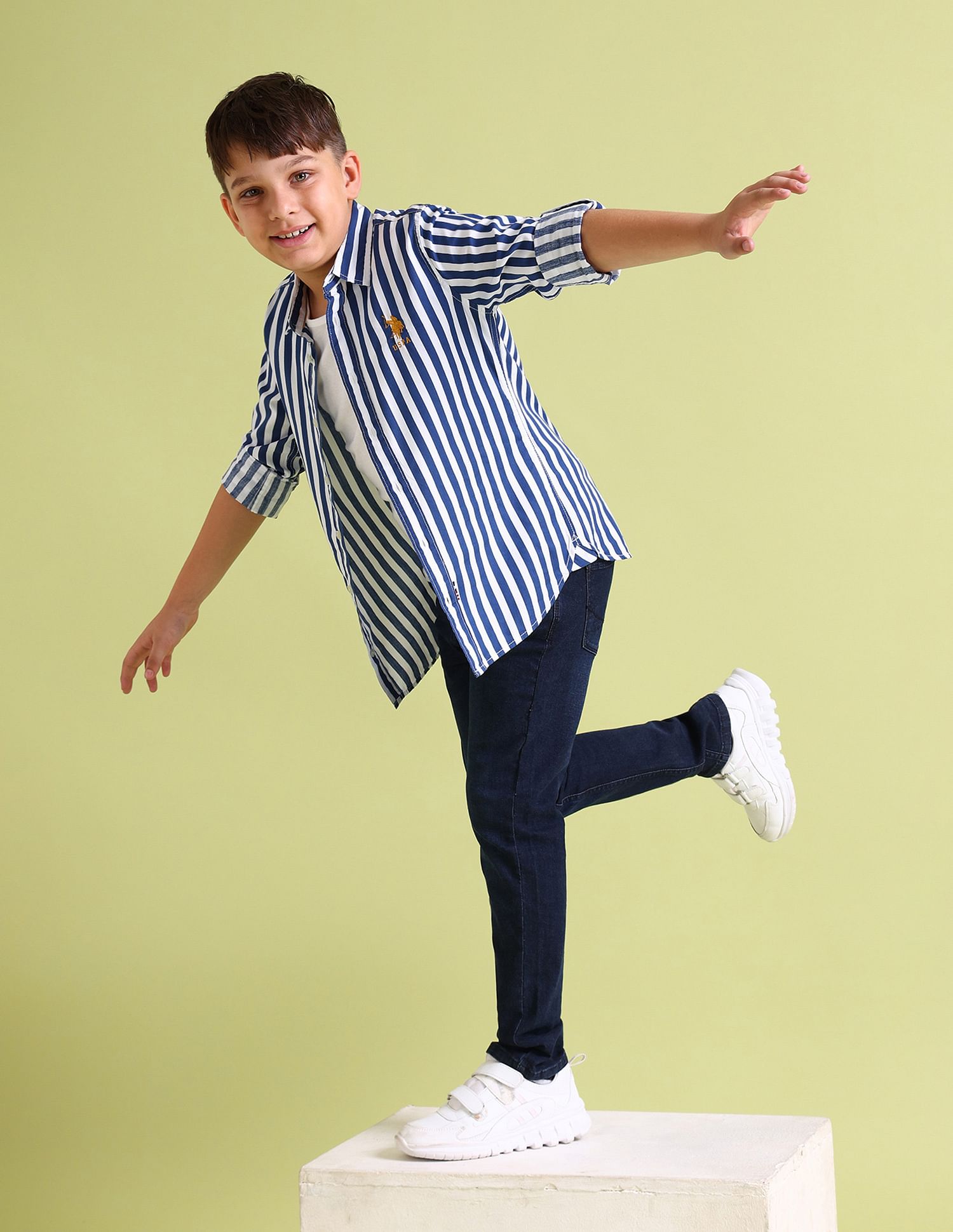 U.S. Polo Assn. Kids Boys Vertical Stripe Spread Collar Shirt