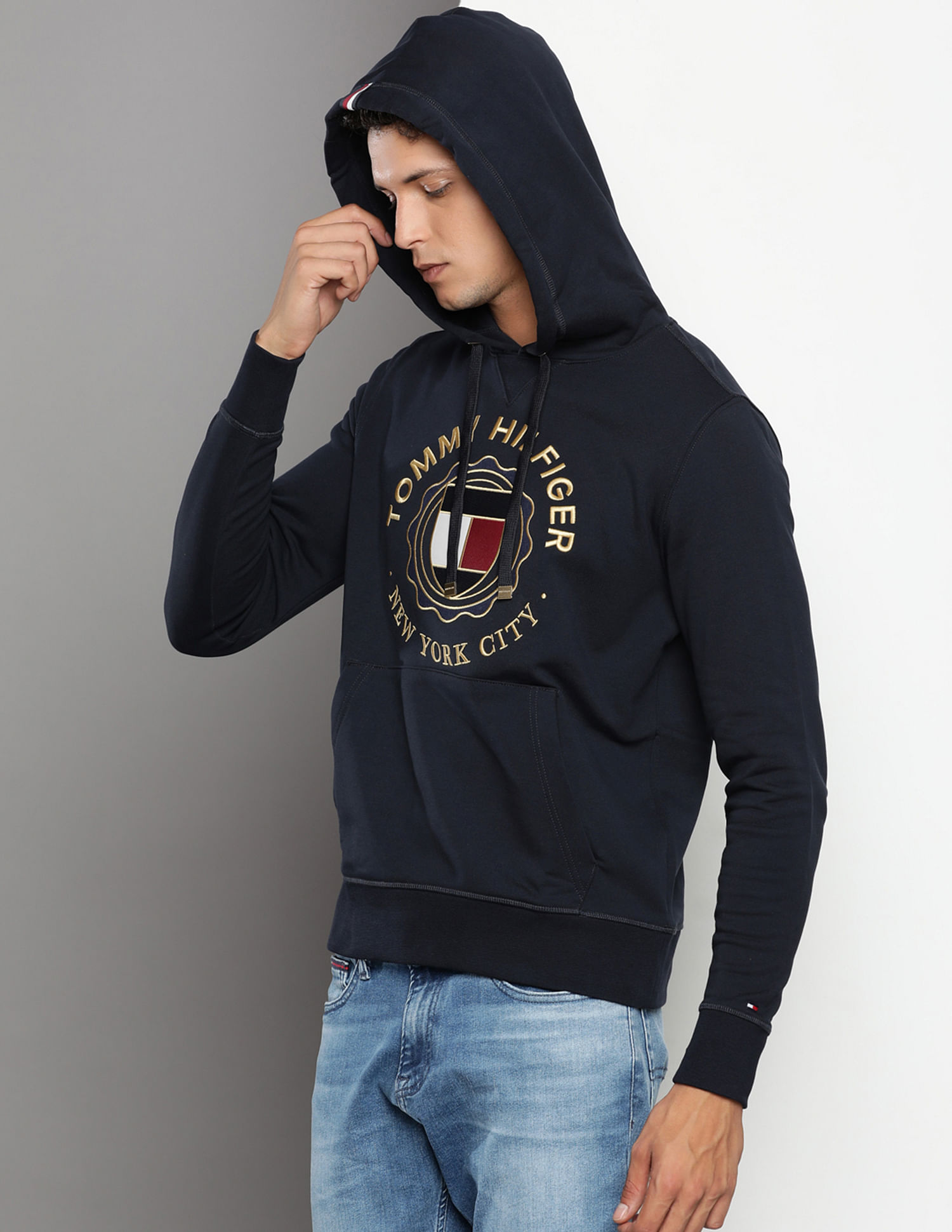 Tommy icons store logo sweater