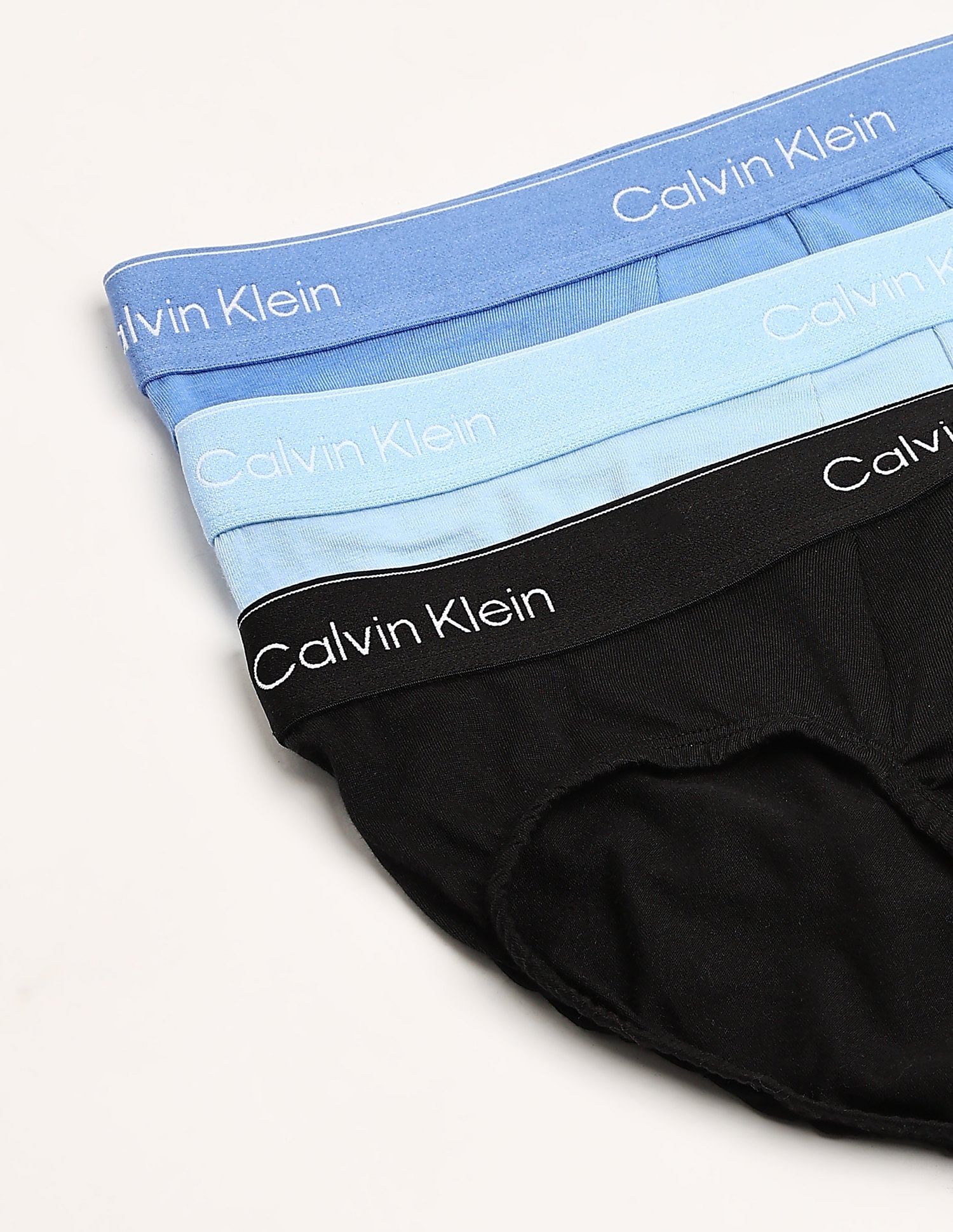 Calvin Klein Underwear Solid Multi Low Rise Briefs - Pack Of - 3