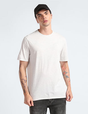 Calvin Klein Jeans Smooth Cotton Solid Crew Neck T-Shirt