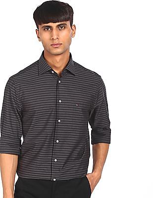 Tommy Hilfiger Men Black Spread Collar Striped Shirt