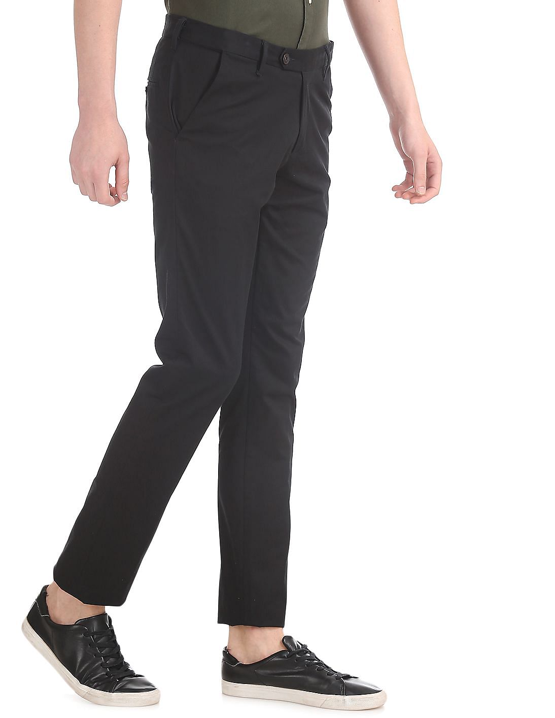 Buy Men Black Tailored Regular Fit Solid Trousers online at NNNOW.com